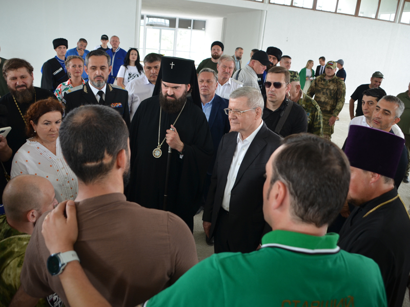 Полпред Президента в СКФО принял участие в казачьем обряде посажения на коня в Ессентуках..