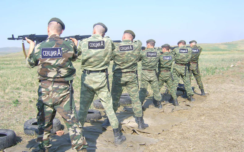 Ессентукский военно-спортивный клуб подготовил целый полк десантников.