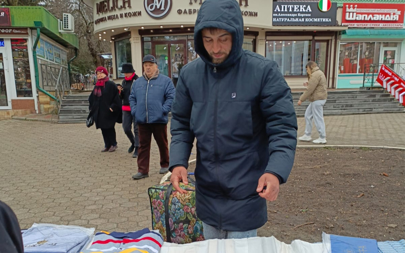 В Ессентуках начали изымать товар у незаконных торговцев.