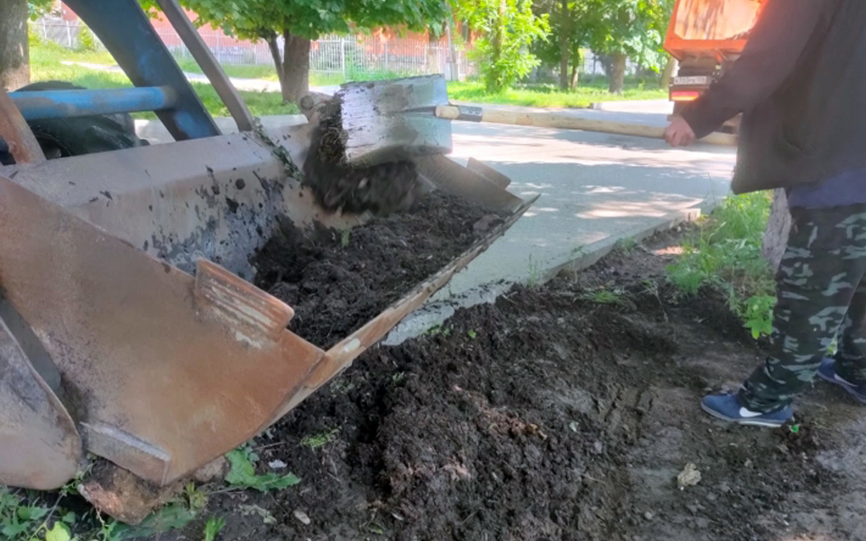 В Ессентуках расчищено уже несколько десятков ливневок.