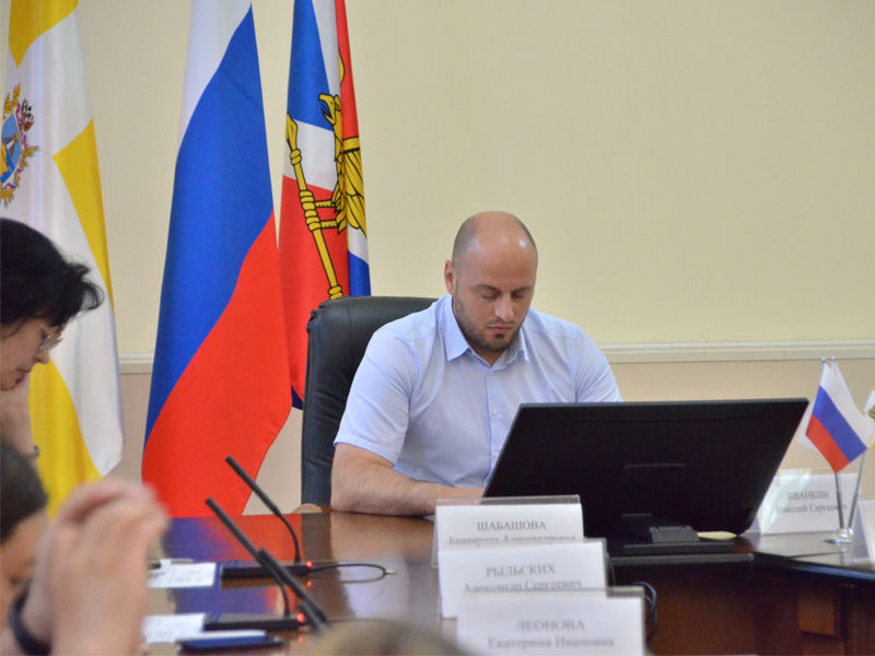 В Ессентуках обсудили психологическую поддержку подростков.
