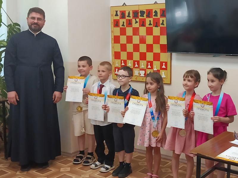 Юные ессентучане одержали триумф на краевых соревнованиях по шахматам.