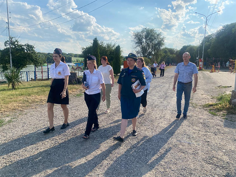 В Ессентуках на городском озере составили больше 20 протоколов за правонарушения.