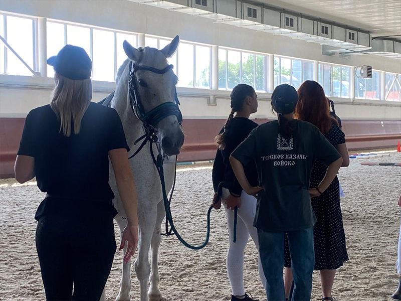 В Ессентуках прошла региональная олимпиада для особенных жокеев.