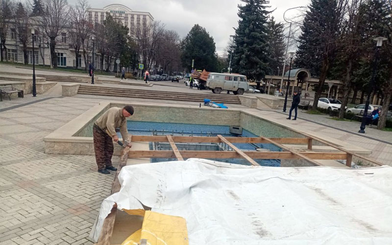 В Ессентуках начали расконсервацию фонтанов.