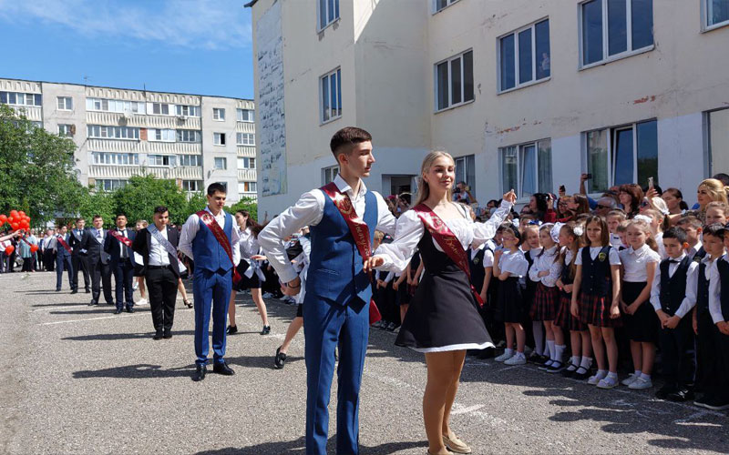 Сегодня для школьников Ессентуков прозвенел последний звонок.