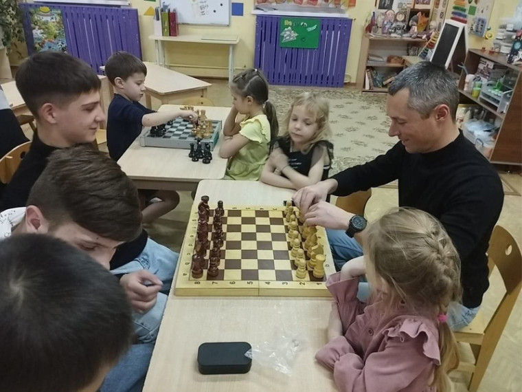 Год семьи в Ессентуках завершается самым семейным шахматным турниром. Год семьи в Ессентуках завершается самым семейным шахматным турниром.