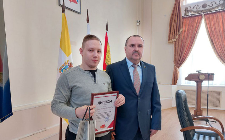 Осужденные за распространение наркотиков в Ессентуках будут помогать кибердружине территорий. Осужденные за распространение наркотиков в Ессентуках будут помогать кибердружине территорий.