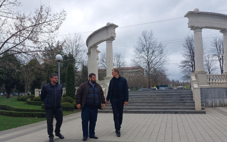 Глава Ессентуков проверил готовность курортной инфраструктуры к курортному сезону. Глава Ессентуков проверил готовность курортной инфраструктуры к курортному сезону.