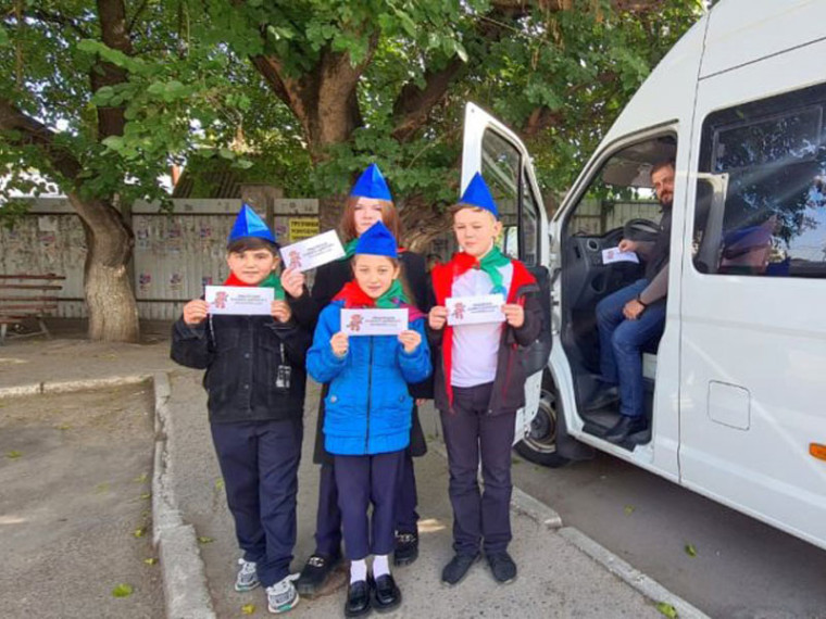 В рамках операции «Ребёнок пассажир!» автоинспекторы Ессентукского ГИБДД посетили местный автовокзал. В рамках операции «Ребёнок пассажир!» автоинспекторы Ессентукского ГИБДД посетили местный автовокзал.