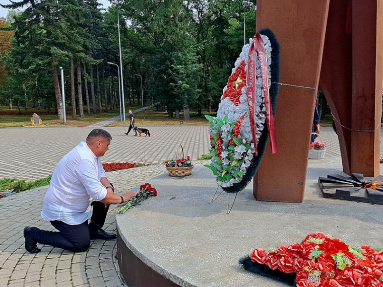 В Ессентуках объявлена минута молчания в память о бесланской трагедии.